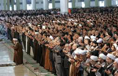 نماز جمعه واجب است يا مستحب و به جاى نماز ظهر محسوب مى‏ شود يا خير؟